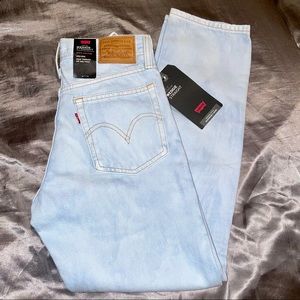 NWT Light Wash Levis Wedgie Straight Jeans